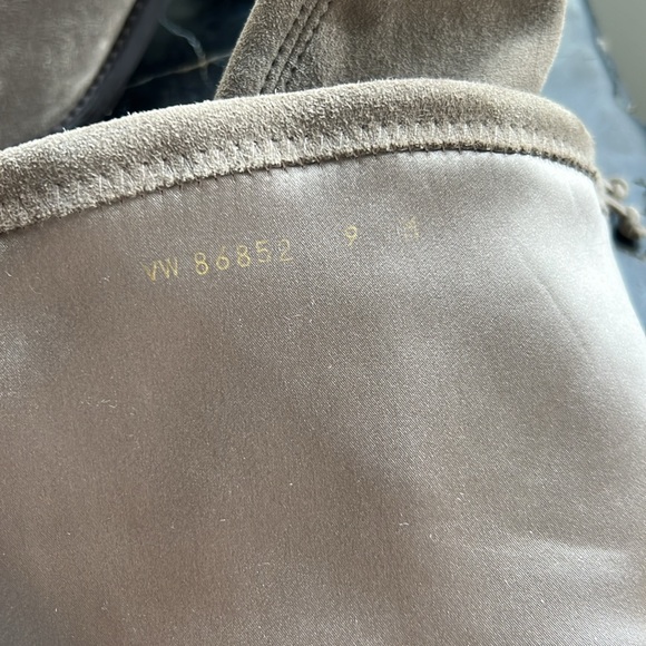 Stuart Weitzman over the knee suede boots. Never worn. Beautiful grey/taupe. - Picture 4 of 8